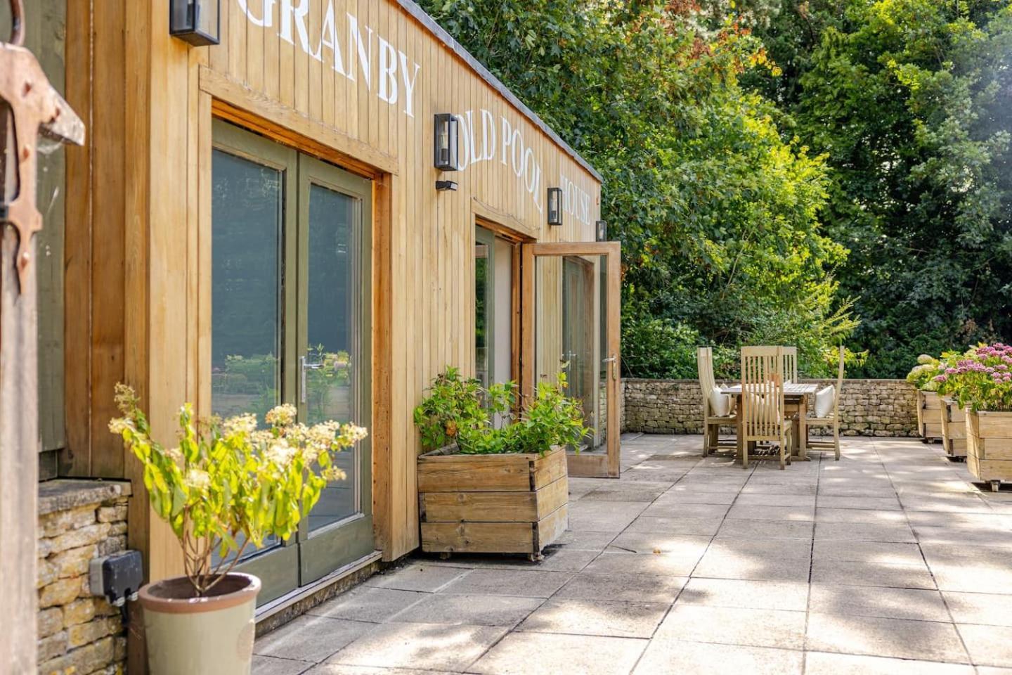 Apartamento Granby Estate The Old Pool House Bradford-On-Avon Exterior foto
